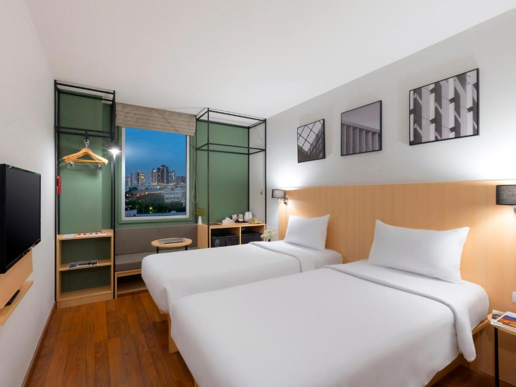 Ibis Sathorn-1